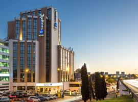 Radisson Blu Hotel Lisbon, hotel blizu letališča Letališče Humberto Delgado - LIS, 