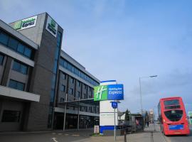 Holiday Inn Express London Heathrow T5, an IHG Hotel, hotel in Slough