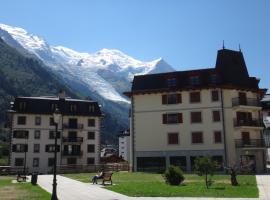 4-star apartments in Chamonix centre with free private parking, apartment in Chamonix