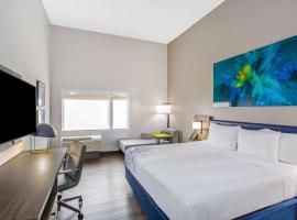 La Quinta Inn & Suites by Wyndham Miramar Beach-Destin, מלון בדסטין