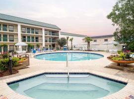 Econo Lodge Inn & Suites Foley-North Gulf Shores، فندق في فولي