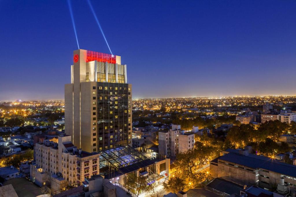 Uma visão geral de Mendoza ou uma vista da cidade tirada do hotel