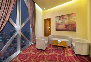 Кът за сядане в City Seasons Towers Hotel Bur Dubai