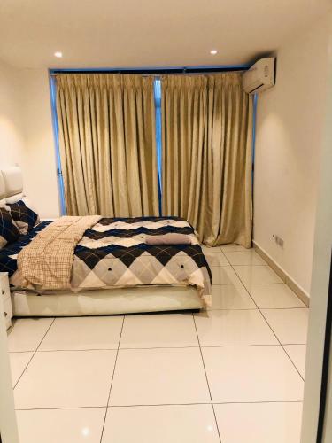 Gallery image of Jelly city view luxury apartments in Accra