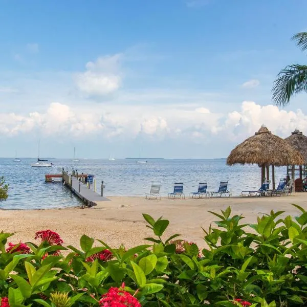 Sunset Cove Beach Resort, hótel í Key Largo