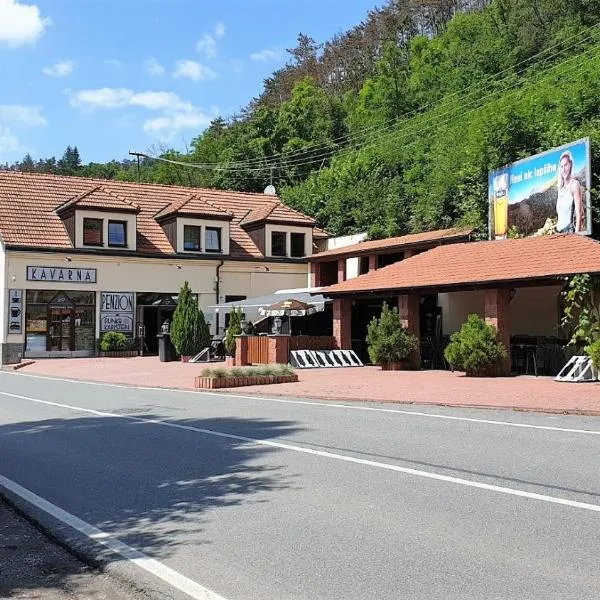 Bunkr Karlštejn, hôtel à Choteč