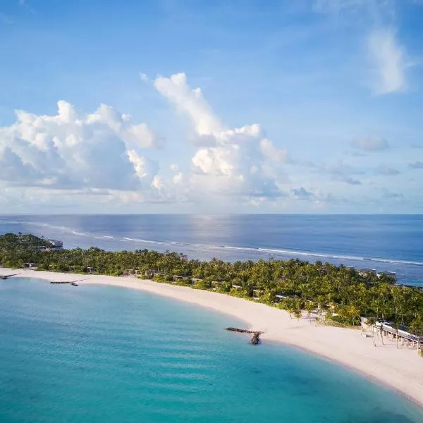 The Ritz-Carlton Maldives, Fari Islands, hotel in North Male Atoll