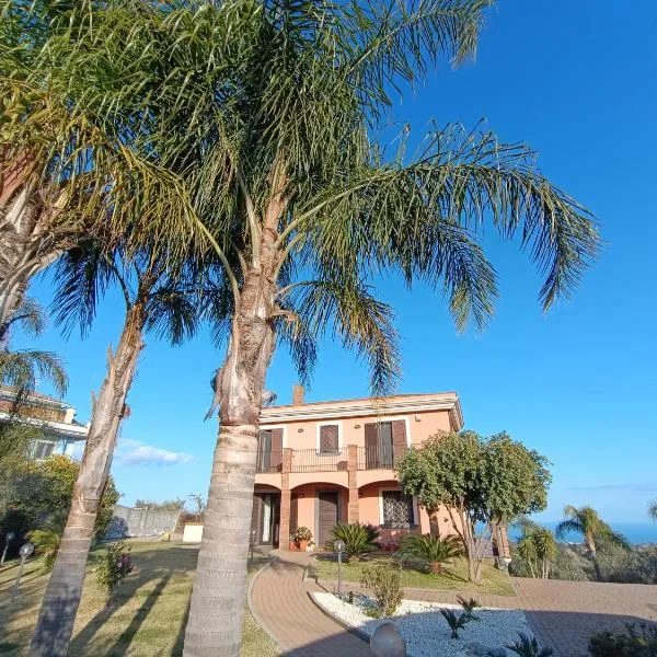 Villa Feluchia Tra Il Mare E Il Vulcano, hotel in Acireale