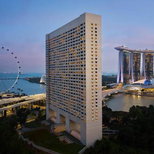 The Ritz-Carlton, Millenia Singapore, hotel in Singapore