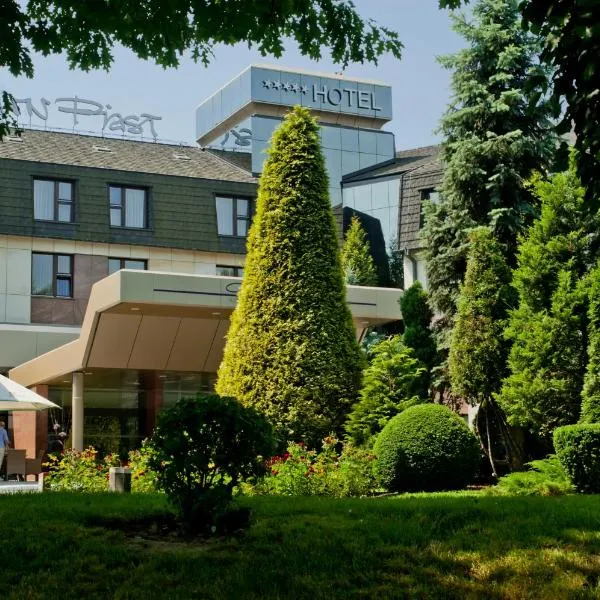 Booking Hotel Crown Piast & Spa, khách sạn ở Kraków