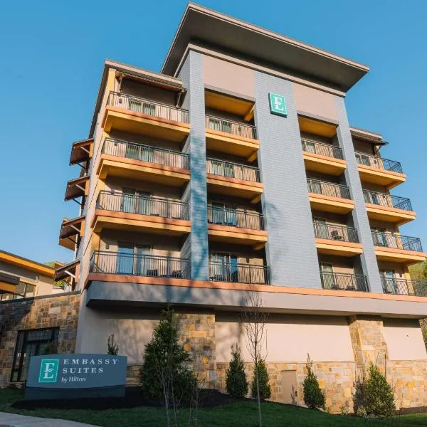 Embassy Suites By Hilton Gatlinburg Resort, hotel di Gatlinburg