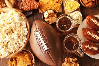 18 Crowd-Pleasing Super Bowl Potluck Foods You'll Cheer For