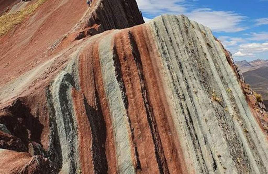 The local names it, the 'hill of sharp points' or 'Condor sayana,' which translates from Quechua as "place where the condor rests."