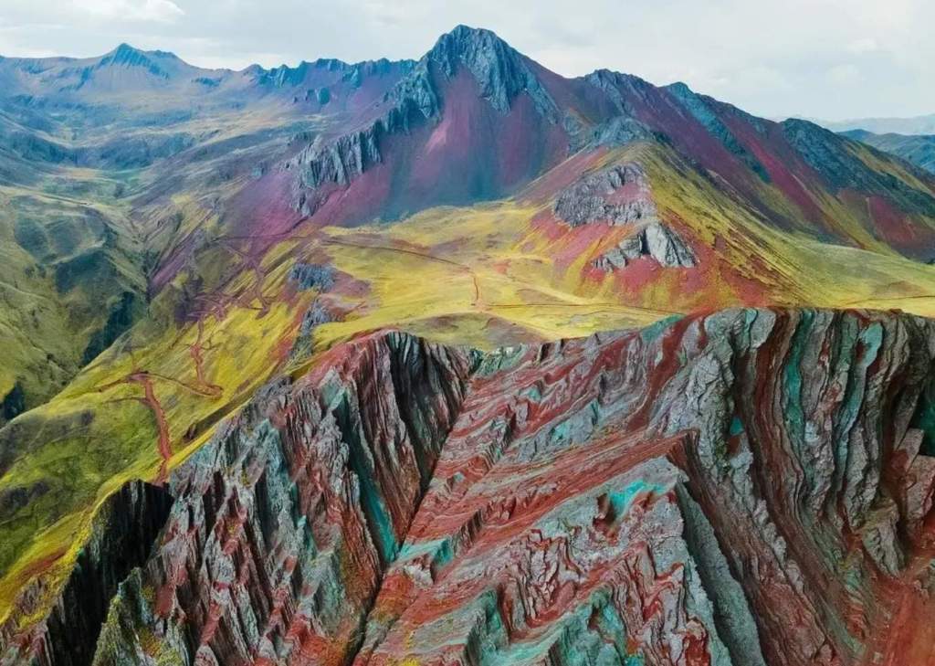 This is an area of considerable elevation, adding to the third rainbow mountain would be added to Cusco, a place that can't be missed.