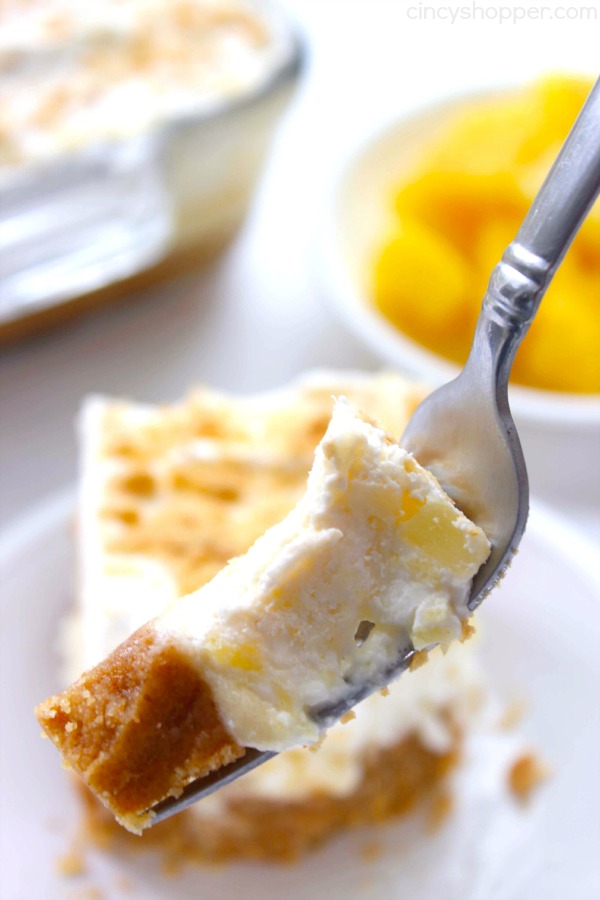 Pineapple Delight- Perfect cold dessert for summer bbqs or potlucks. So refreshing!