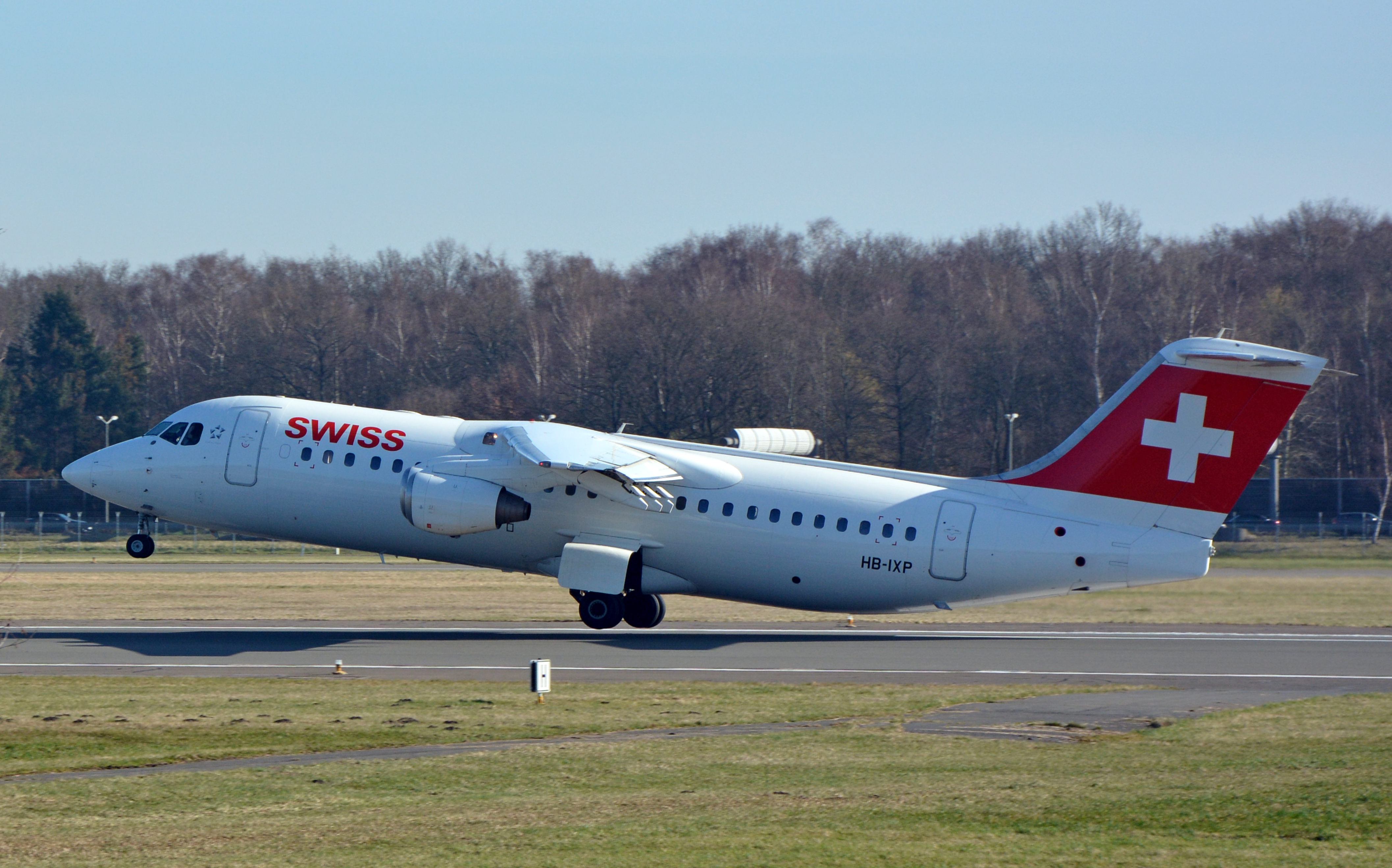 File:Avro Regional Jet RJ100 (HB.