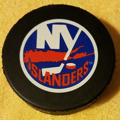 NY ISLANDERS OFFICIAL NHL HOCKEY PUCK GIL STEIN INGLASCO OFFICIAL GAME PUCK  LOGO.