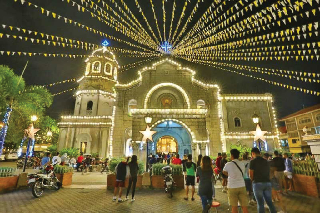 Simbang Gabi\' at Holy Redeemer in Bangkok on December 16.