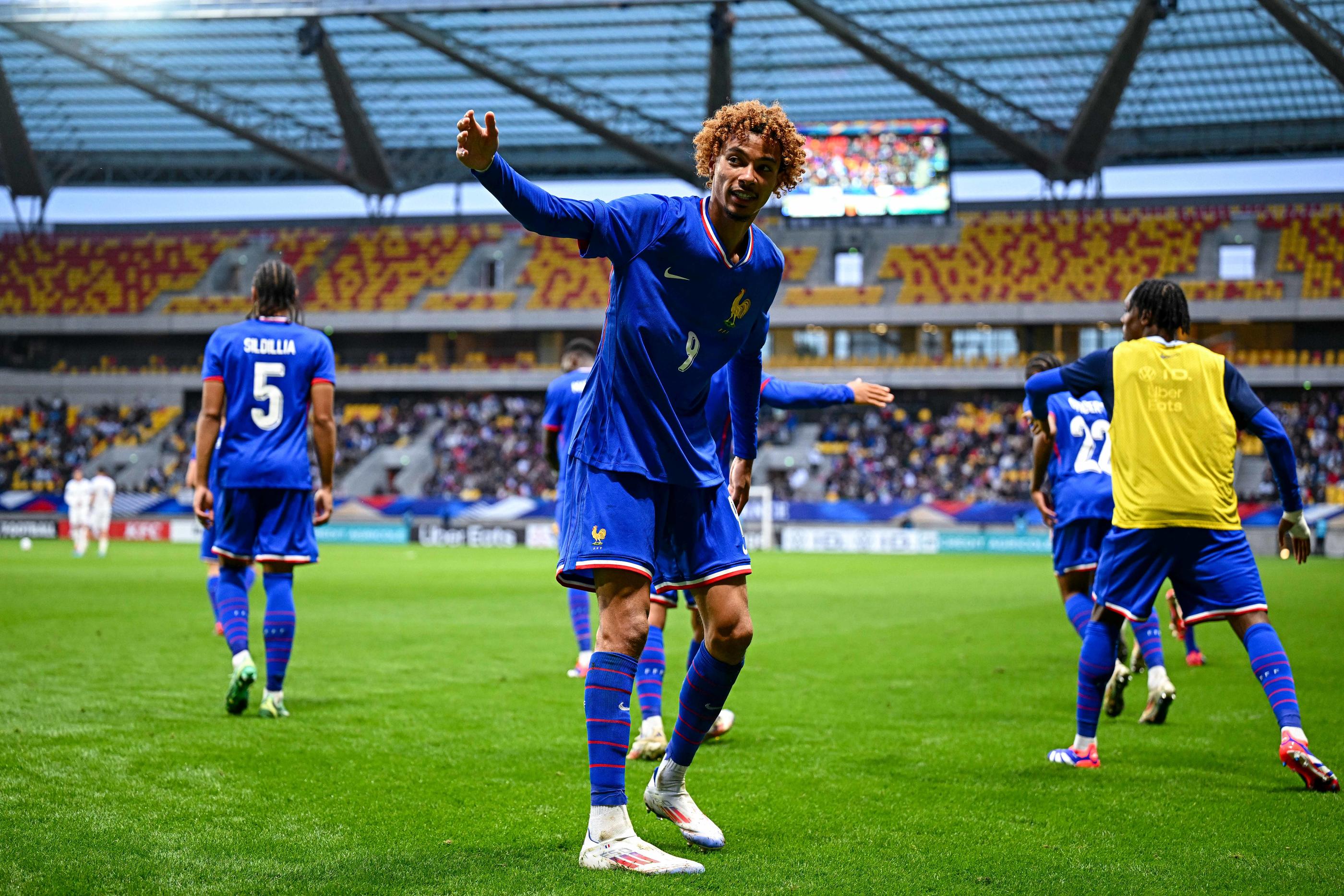 En forme avec son club de Francfort, Hugo Ekitike sera le fer de lance des Bleuets lors du rassemblement d'octobre. Baptiste Fernandez/Icon Sport