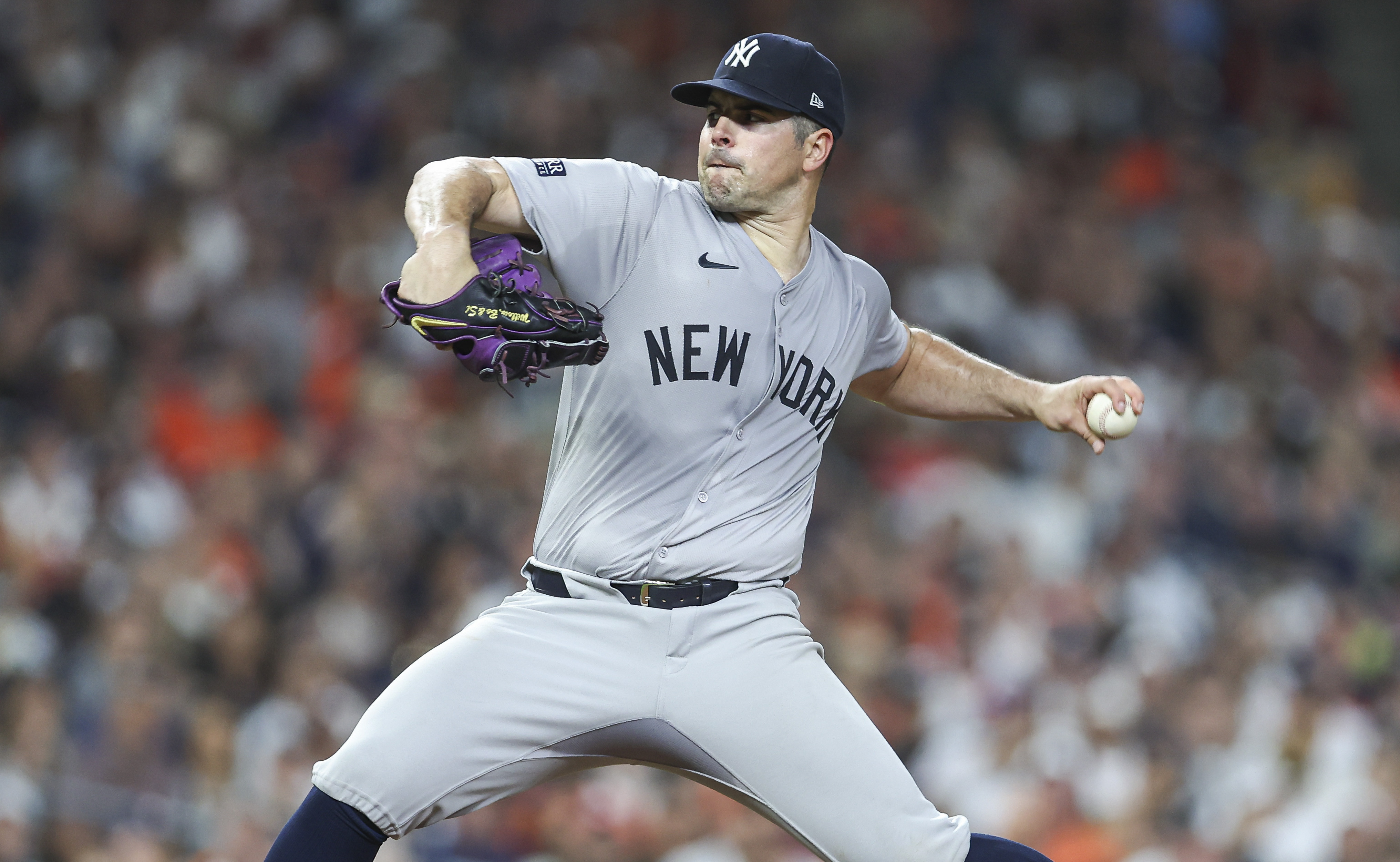 Late surge leads Yankees past sloppy Astros | Reuters image.