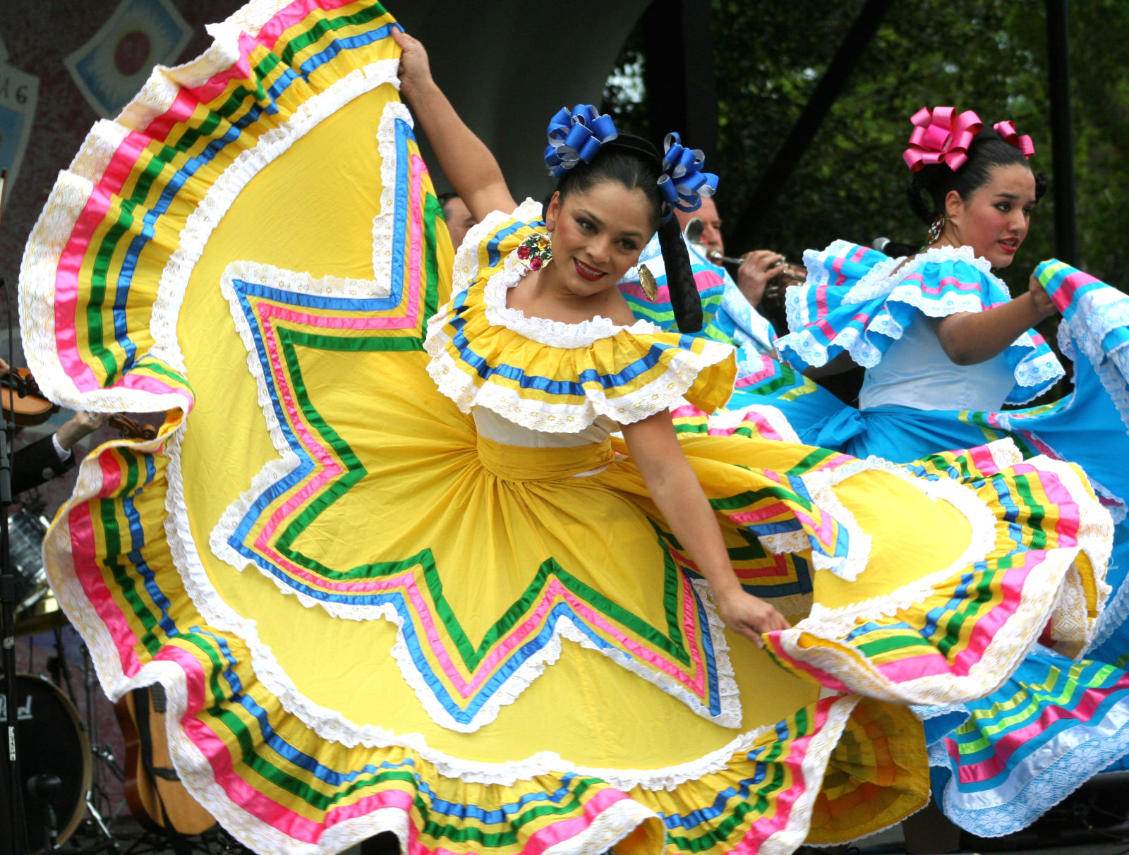 SF Cinco De Mayo Festival in The Bay Area at Valencia Street