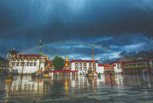 Pesona Barkhor Bazaar, Tibet, Meneguk Harmoni dalam Secangkir Teh