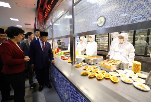 Prabowo Tinjau Penerapan Makan Siang Gratis di Sekolah di Beijing