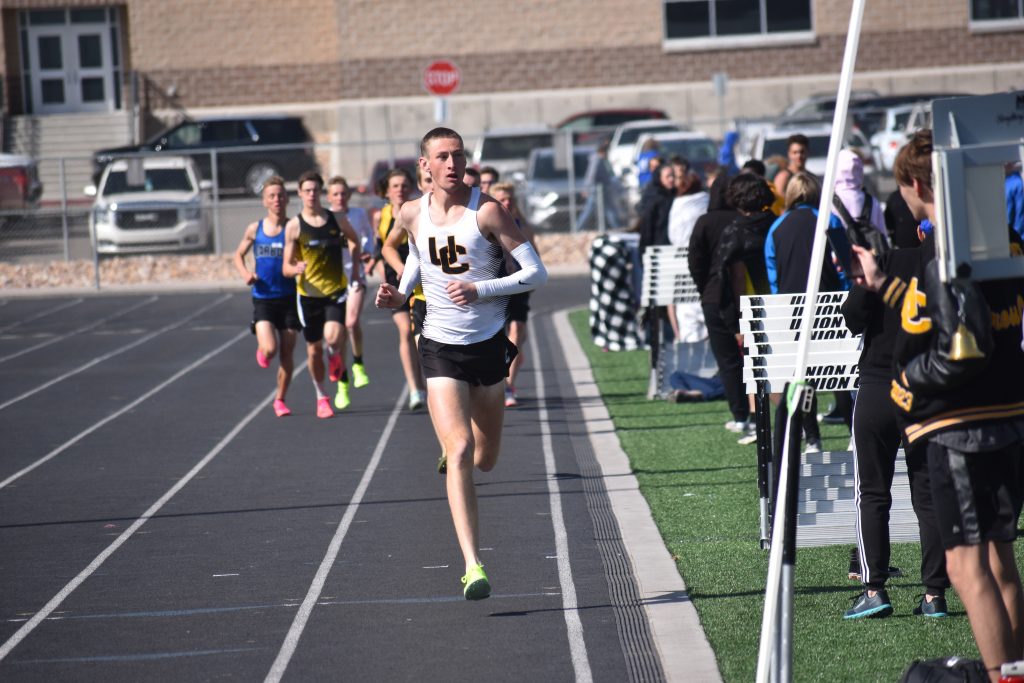 Paul Squire running the mile