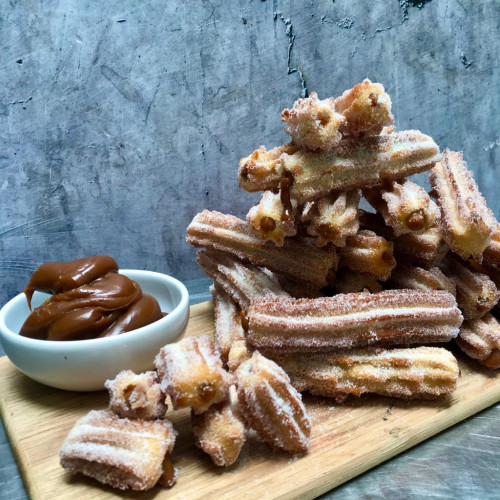 CHURROS RELLENOS DE DULCE DE LECHE