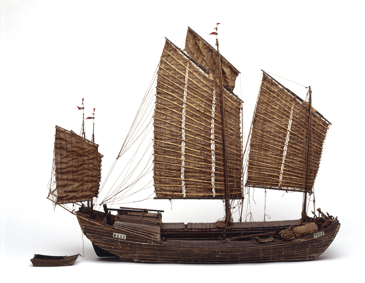 An image showing 'Chinese junk, starboard broadside'