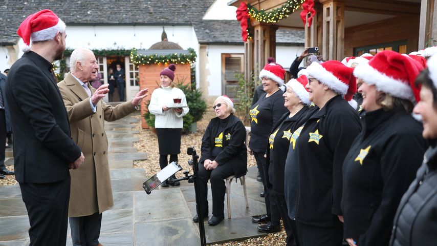 König Charles und der Rock-Chor bei der Veranstaltung "Crafts at Christmas"