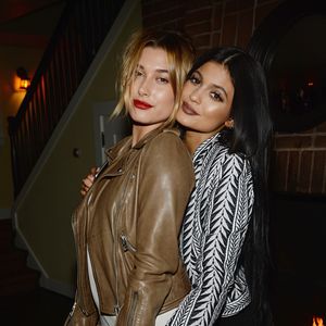 Hailey Bieber und Kylie Jenner genießen Deluxe-Mädelsabend