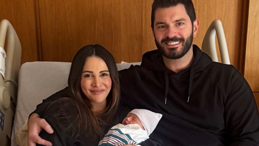 Neu-Mama Andi Dorfman teilt erstes Foto als kleine Familie