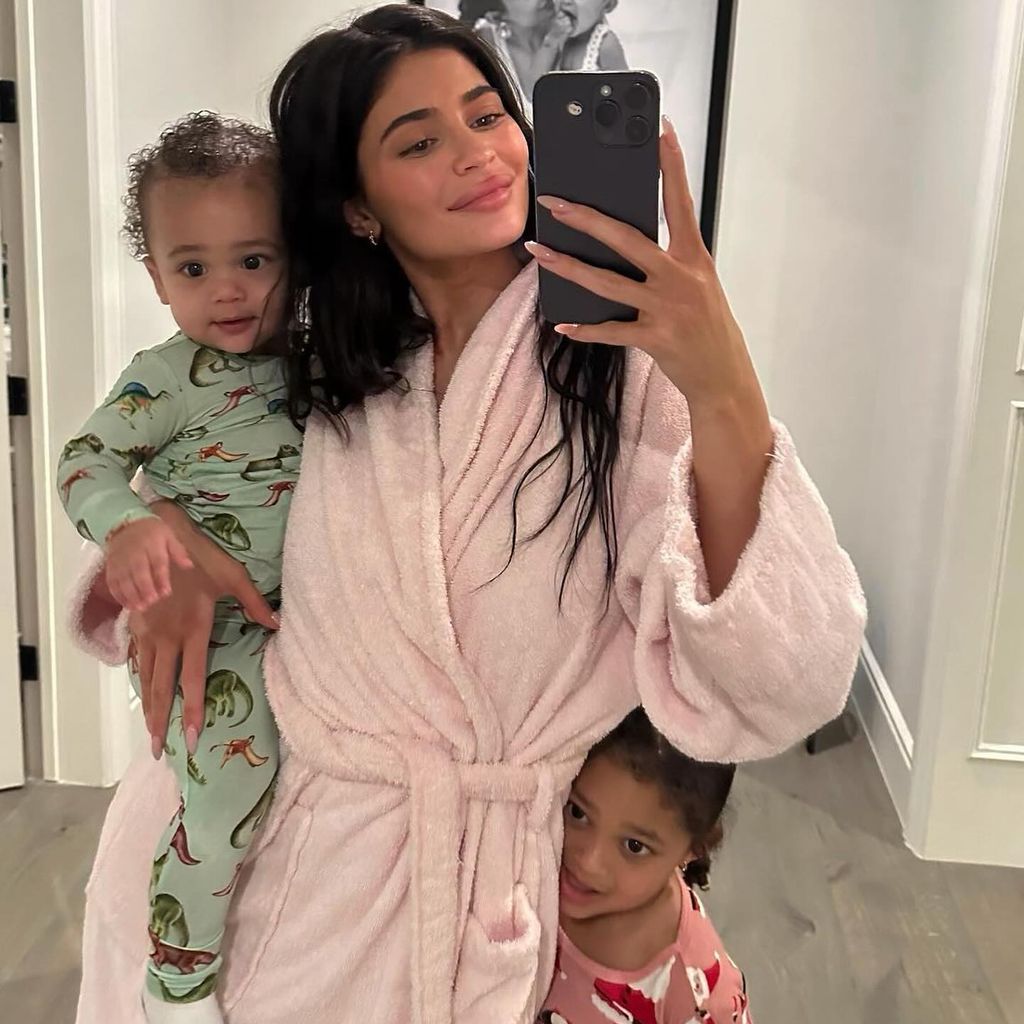 TV-Star Kylie Jenner mit ihren Kindern