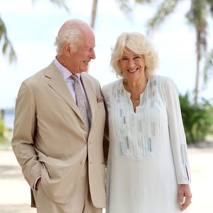 König Charles und Camilla wetteifern beim Pilzesammeln