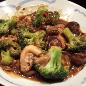 Broccoli and mushroom stir-fry with black bean sauce