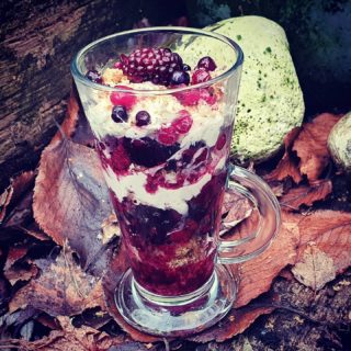 Boozy Berry Fool -soooo yummy  and so easy to make! Perfect for last minute valentine's day ❤ treat!!!! #valentinesdaytreats #easydessert #berrytrifle #glutenfreepudding #recipeoftheday #weekendtreats #nobakedessert #easypudding #easydessert #berrylicious #boozydesserts #berries #valentinesfood