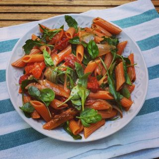 Penne with three tomato sauce 😋 👌 using roasted, grilled and sundried tomatoes 🍅 #tomatoseason #tomatosauce #tomatosaucepasta #recipeoftheday #easypeasy #easypasta #veganpasta #glutenfreepasta #veganandglutenfree #veganlunch #veganrecipes #healthyvegan #tastyvegan #delicous #italianrecipes #healthypasta #pastalover #healtydiet #tastyandhealthy