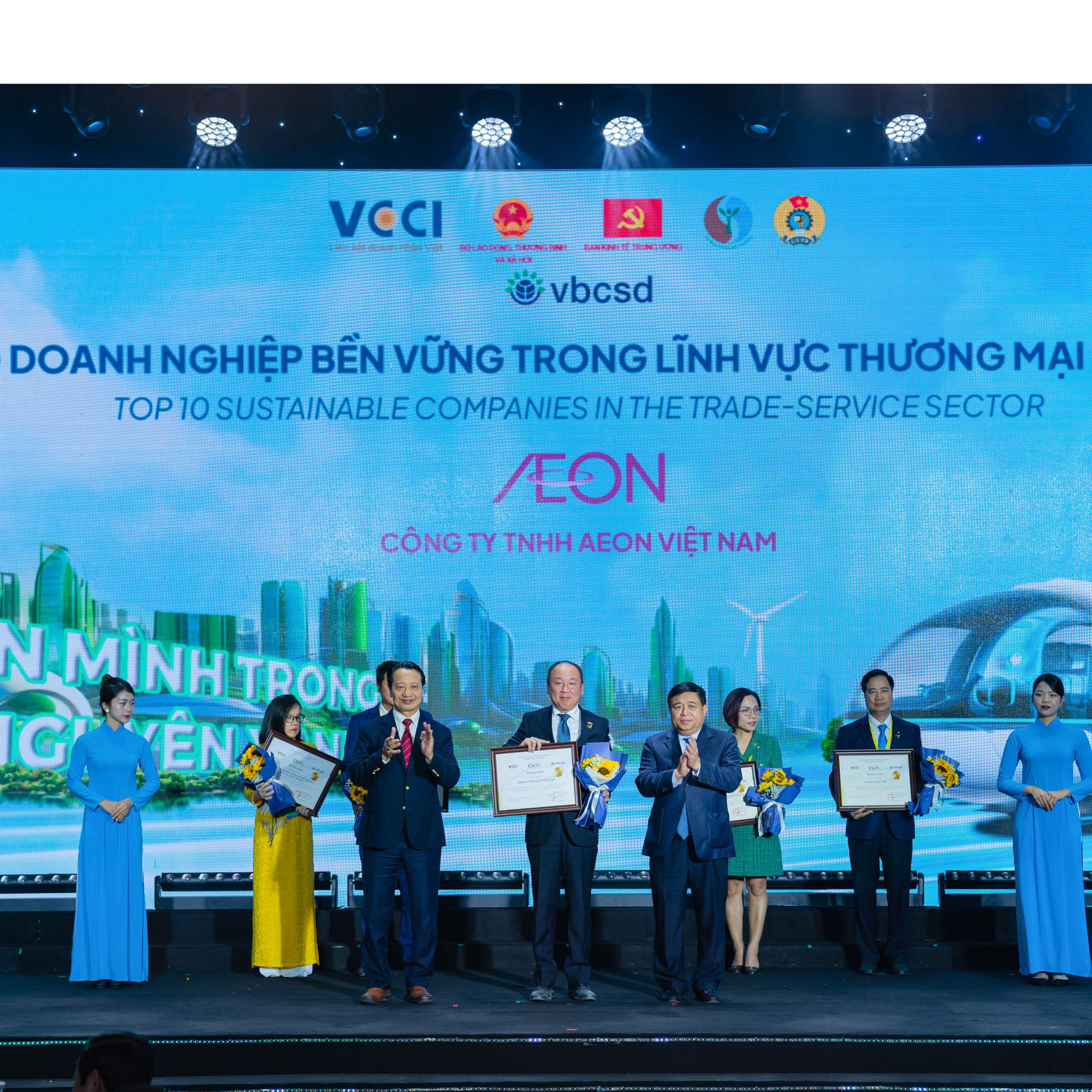 AEON VÀO TOP 3 DOANH NGHIỆP BỀN VỮNG NGÀNH THƯƠNG MẠI – DỊCH  VỤ