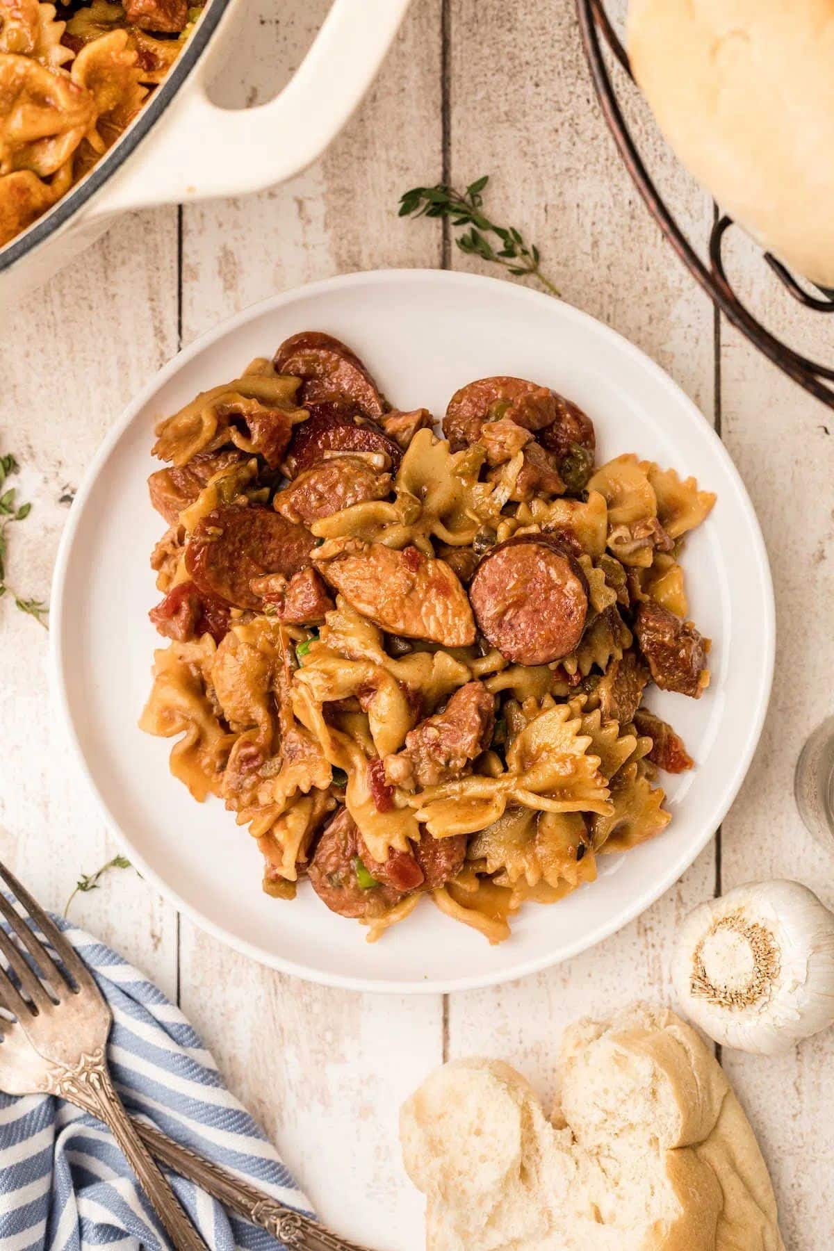 Delicious pastalaya on a white plate.