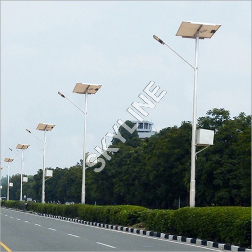 Cream And White Solar Street Light