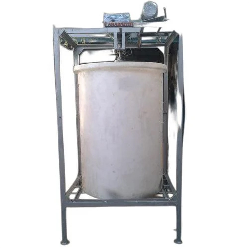 Stainless Steel Liquid Detergent Making Machine Capacity: 300 Liter/Day