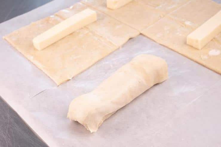 Easy Cheese Stuffed Bread Sticks