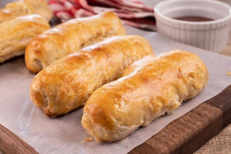 Easy Cheese Stuffed Bread Sticks