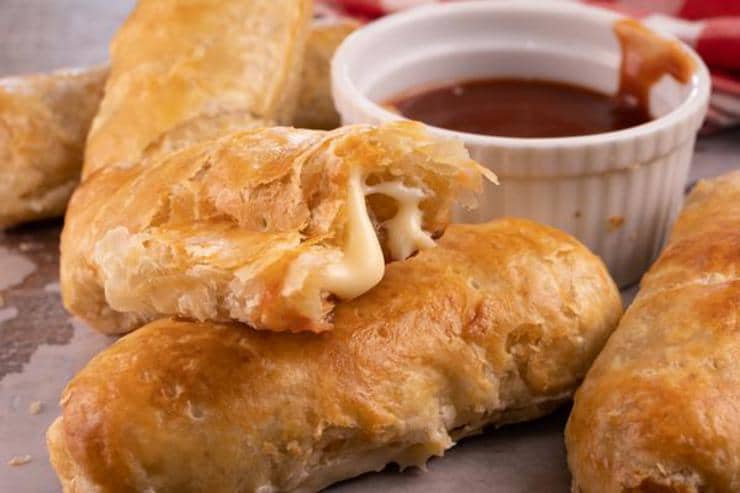 Easy Cheese Stuffed Bread Sticks