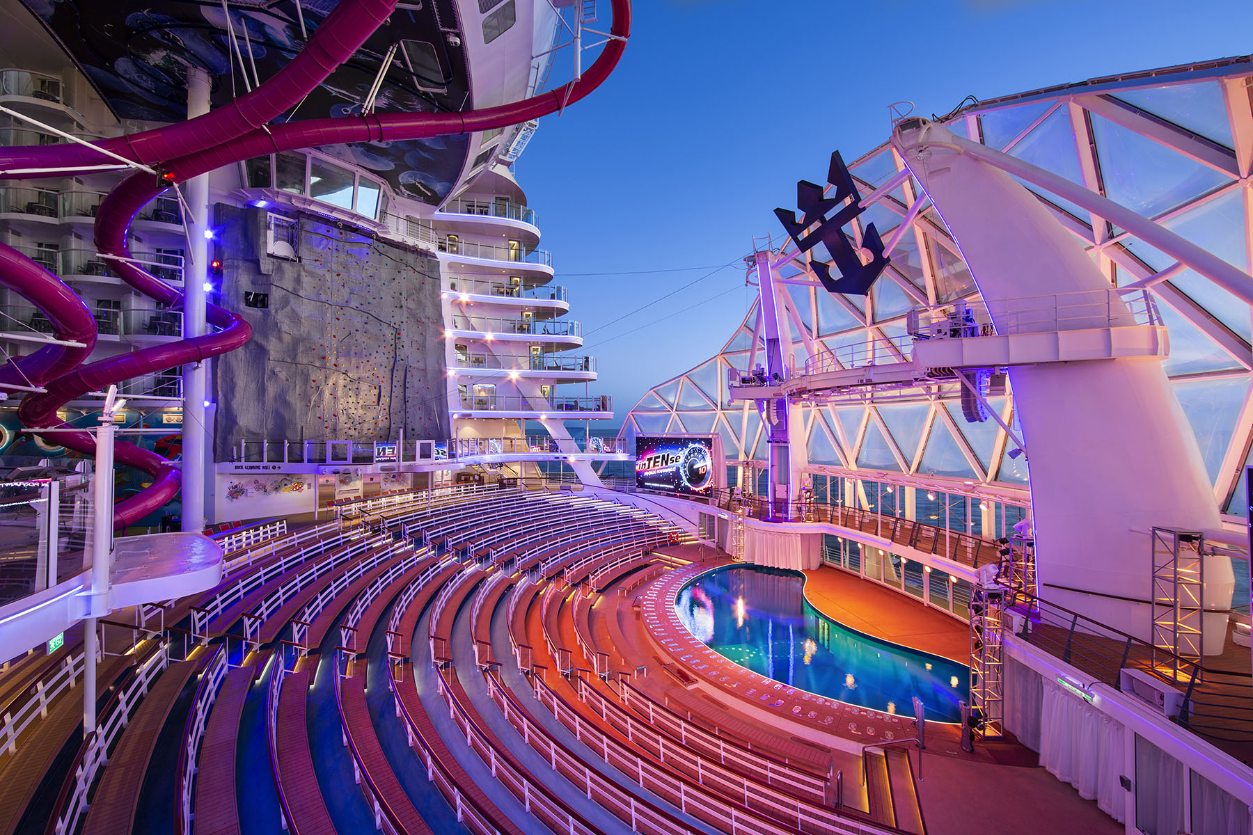 wonder of the seas aquatheater