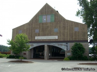 Lewis and Clark Boathouse and Nature Center