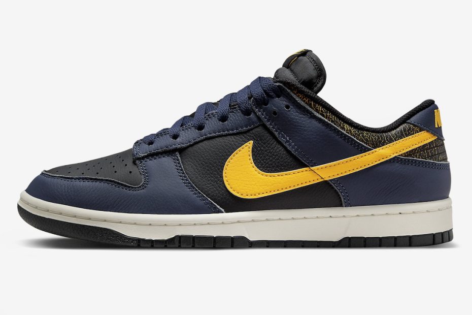 Nike-Dunk-Low-Vintage-Michigan