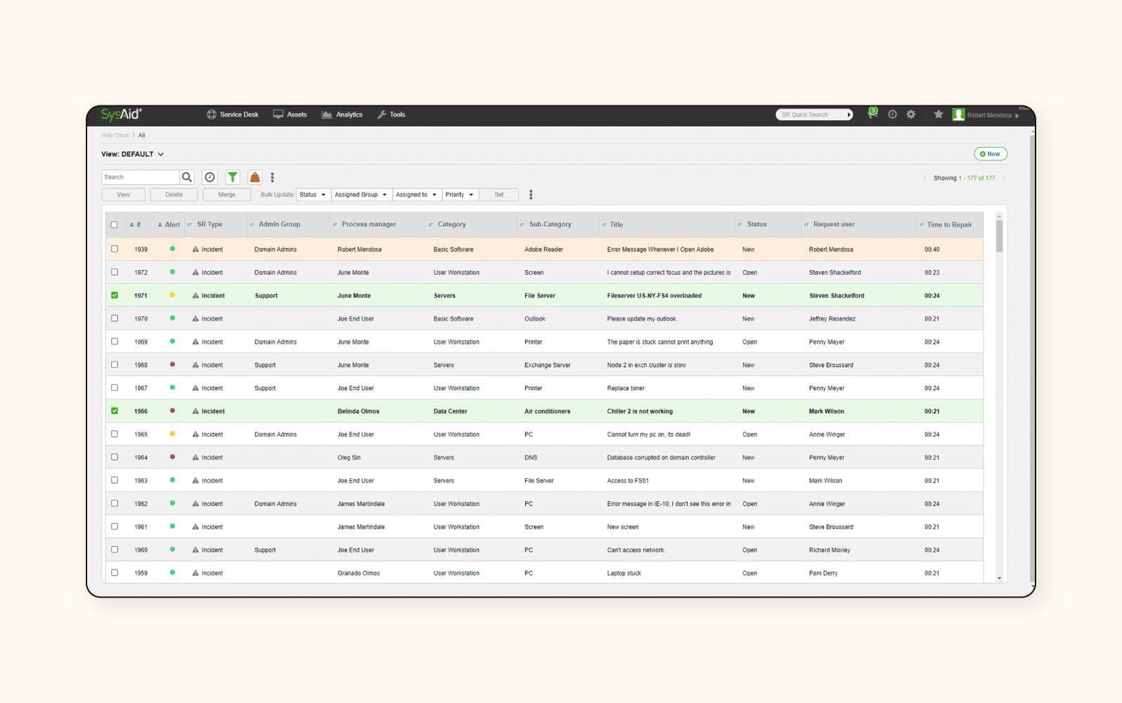 Ein Screenshot zeigt das Ticketsystem der Help-Desk-Software von SysAid.