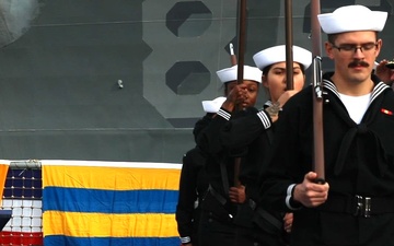 USS Benfold (DDG 65) Holds Change of Command Ceremony